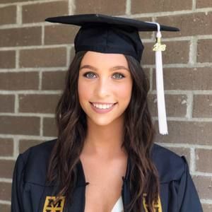 Meet your Posher, Lexi